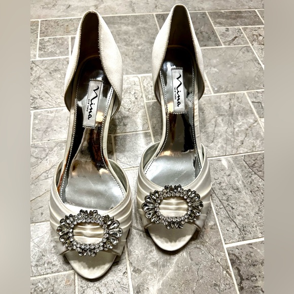 Nina Shoes - NWT Nina Ivory Classic Formal Stunner Sparkly Toe Peep Heels Sexy Chic 7